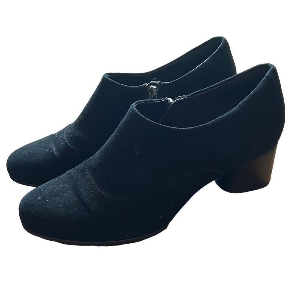 Unstructured Clarks Black Suede Side Zip Block Heel Ankle Booties Women Size 7‎